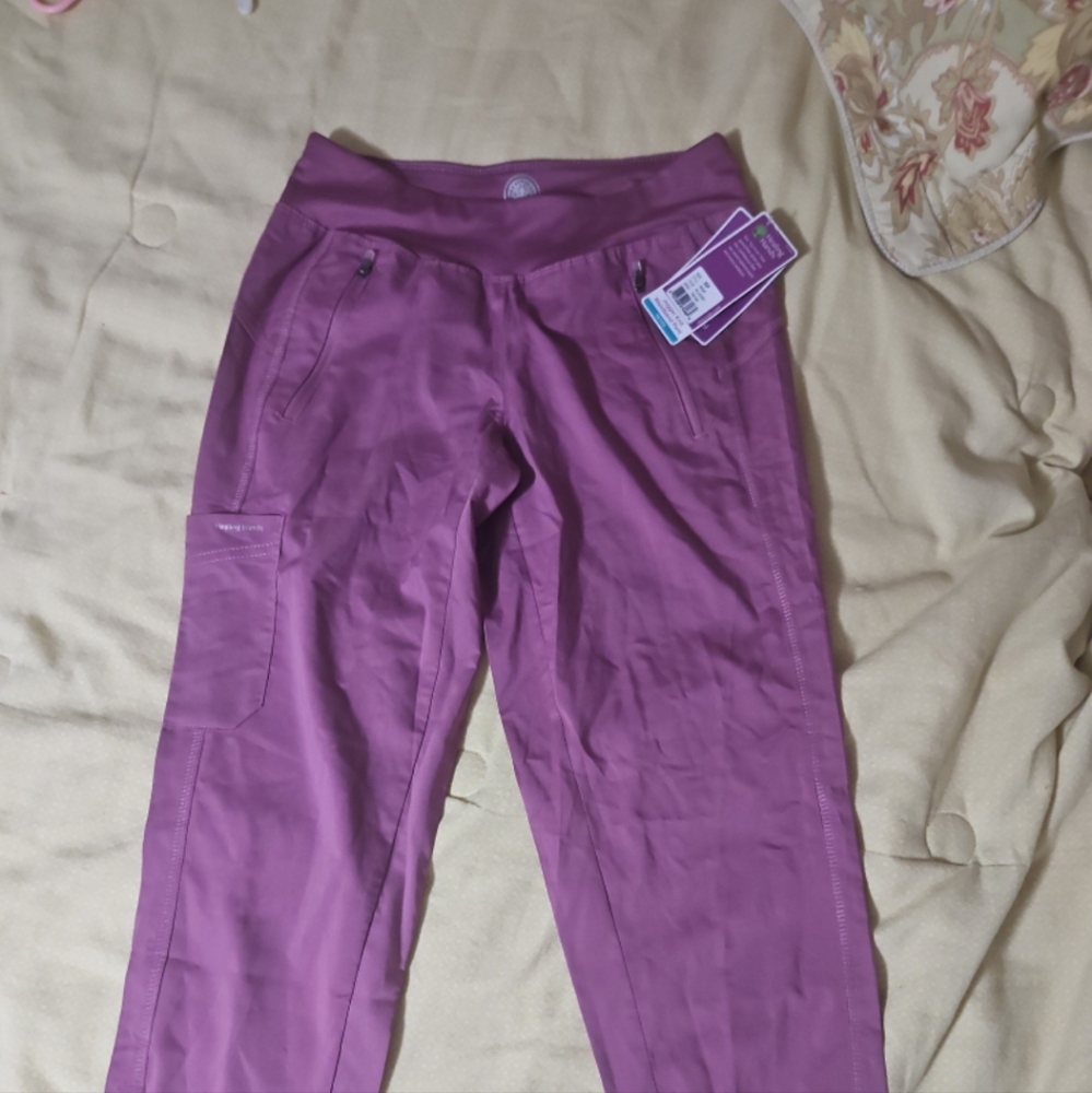 Scrub set